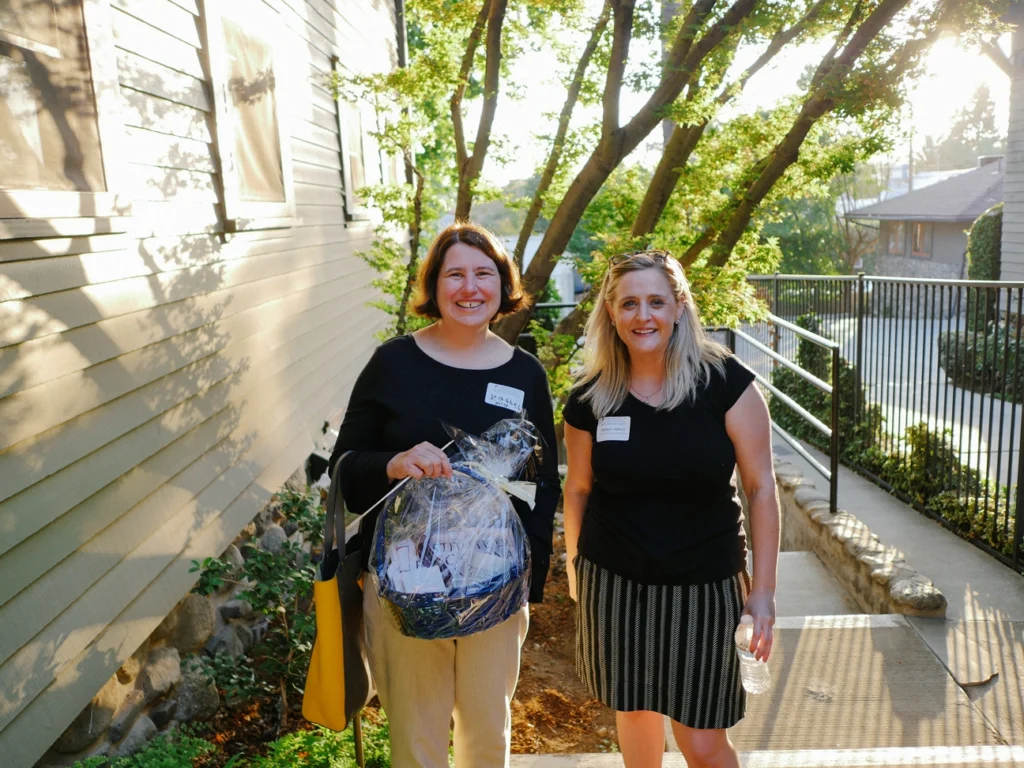 Institute for Educational Advancement - Connecting bright minds; nurturing intellectual and personal growth