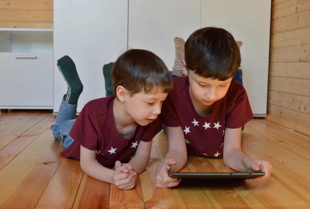Institute for Educational Advancement - Connecting bright minds; nurturing intellectual and personal growth